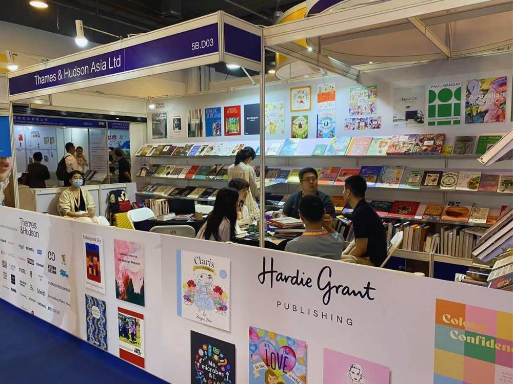 Exhibiting Authors & Bestseller Book Showcase
